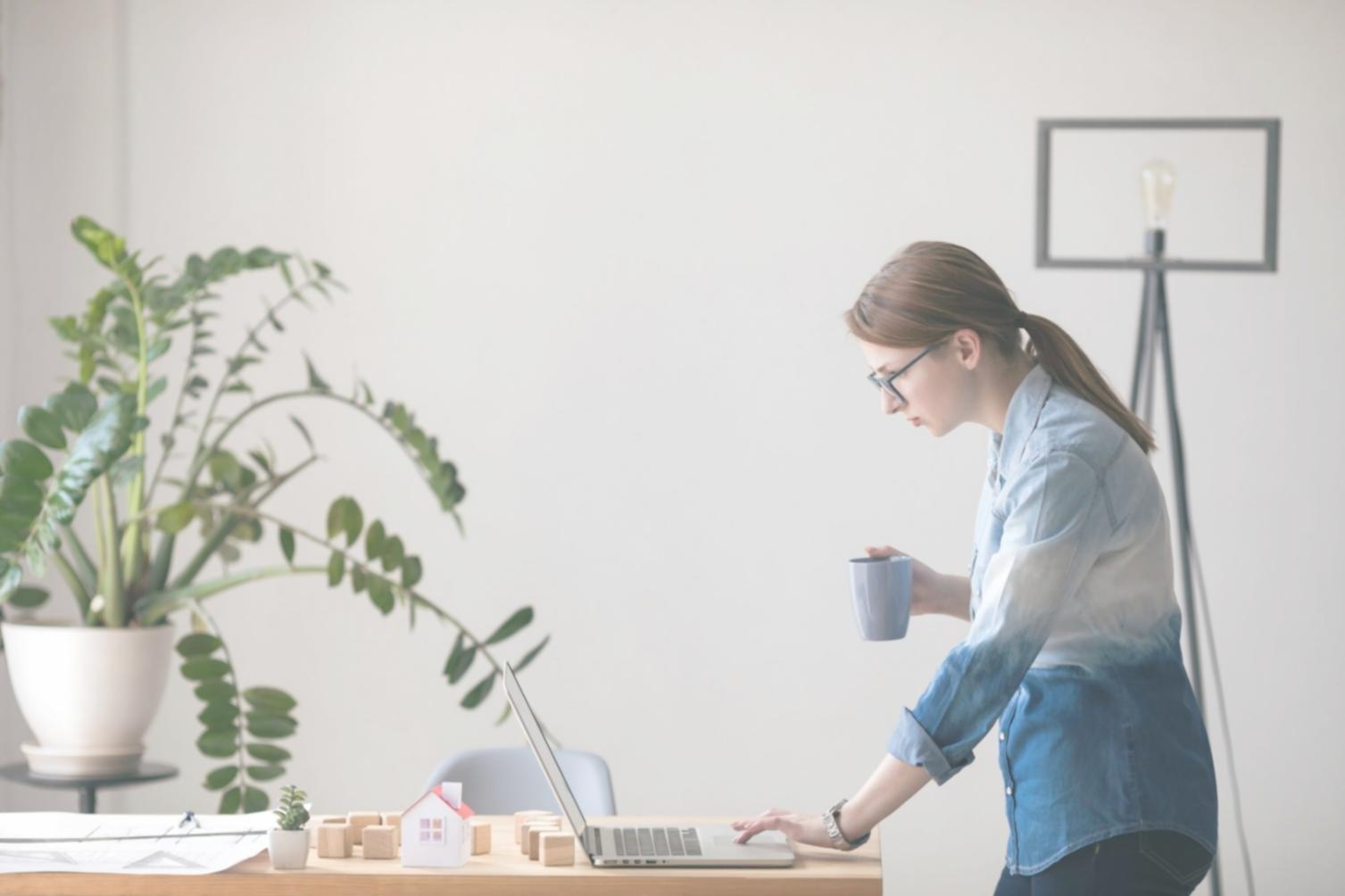 Collaborative learning session focused on contract negotiation strategies